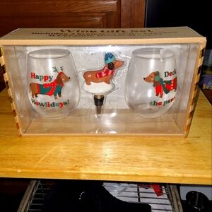 A Melwood by TMD Christmas Dachsund wine gift set. NWT